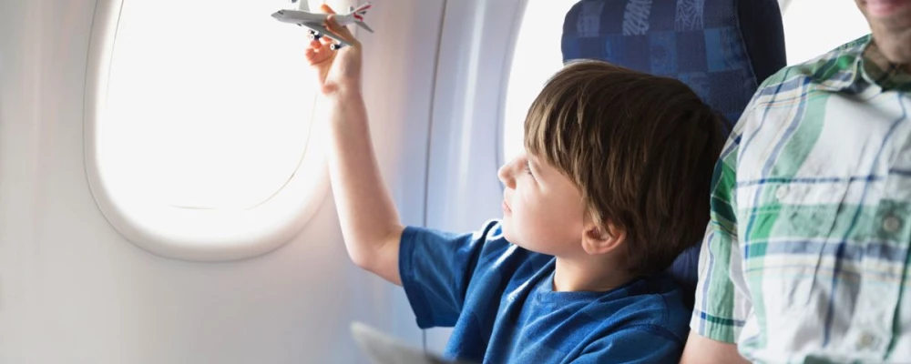 Как сделать перелет комфортным для ребенка? Полезные советы от Paxee.kg