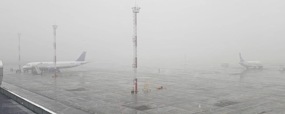Из-за густого тумана и снега в Международном аэропорту «Ош» идет задержка рейсов